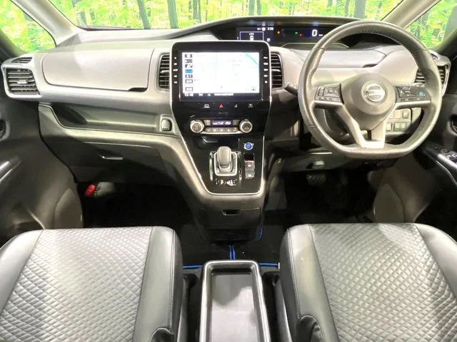 Nissan SERENA WG e−POWER　ハイウェイスター　V photo 2