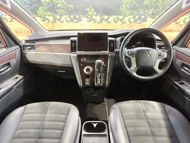 Mitsubishi DELICA D:5 4WD ジャスパー photo 2