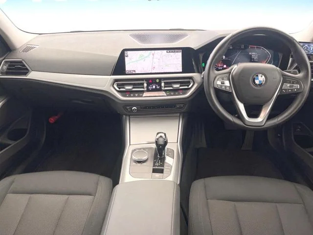 Bmw BMW 3series sedan 320d　xDrive photo 2