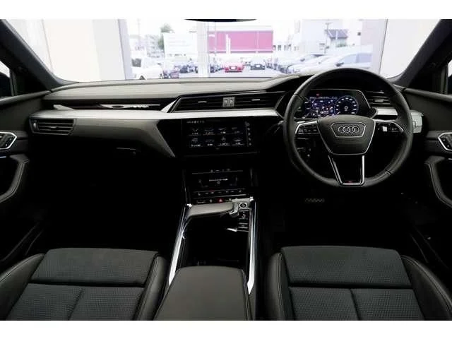 Audi AUDI e-tron SPORTBACK 55　クワトロ　Sライン photo 2