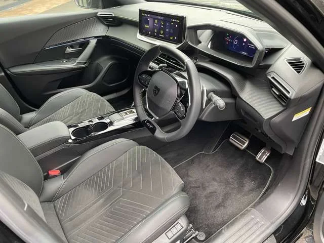 Peugeot PEUGEOT 2008 GT　ブルーHDi photo 4