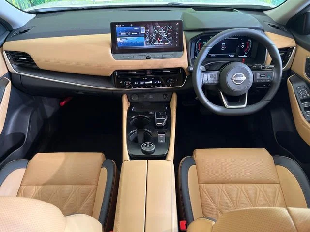 Nissan X-TRAIL HYBRID 4WD G　e−4ORCE photo 2