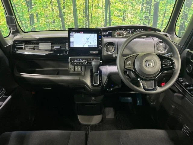 Honda N BOX CUSTOM L photo 2