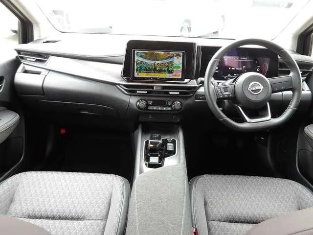 Nissan AURA G　FOUR photo 3