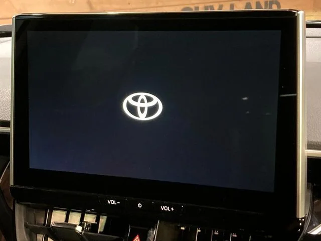 Toyota COROLLA CROSS HYBRID Z photo 4