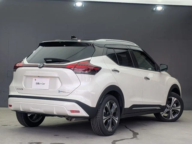 Nissan KICKS X photo 2