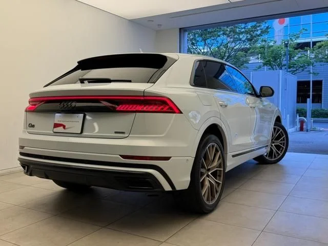 Audi AUDI Q8 ブロンズエディション photo 2