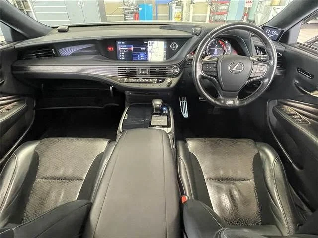 Toyota LEXUS LS500 Fスポーツ photo 2