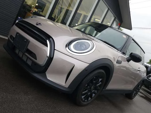 Bmw MINI COOPER D プレミアムプラスライン photo 2
