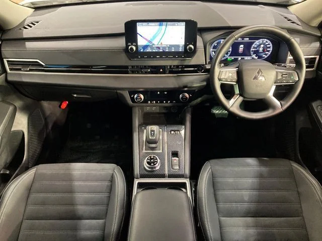 Mitsubishi OUTLANDER PHEV G photo 2