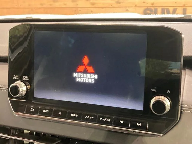 Mitsubishi OUTLANDER PHEV G photo 3