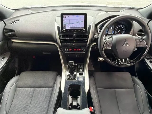 Mitsubishi ECLIPSE CROSS PHEV P photo 2