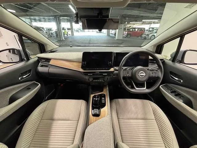 Nissan AURA G　レザーエディション photo 2