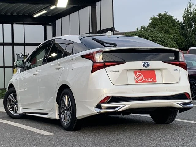 Toyota PRIUS S photo 3