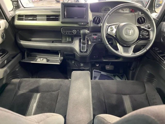 Honda N BOX CUSTOM L　スタイルプラス　ブラック photo 2