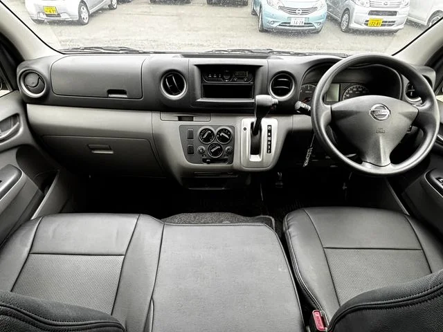 Nissan NV350 CARAVAN 1.25t DX　低床　ロング photo 2
