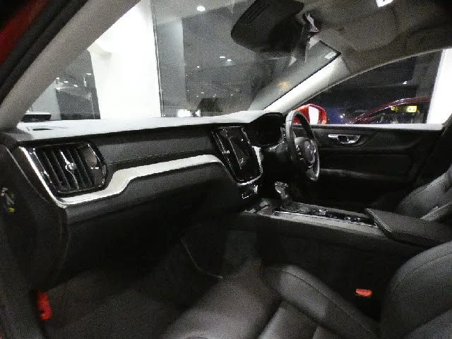 Volvo VOLVO V60 T5　インスクリプション photo 3