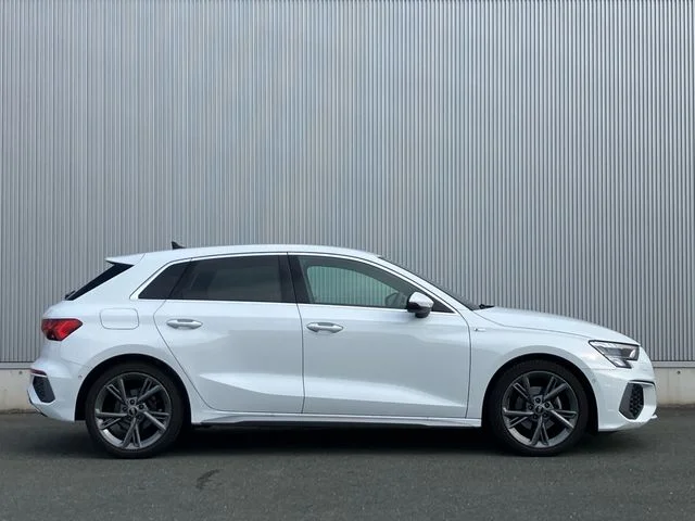 Audi AUDI A3 SPORTBACK 30　TFSI　Sライン photo 3