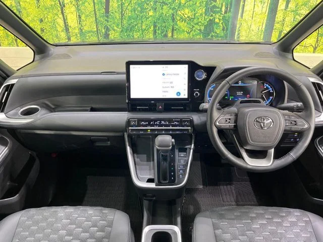 Toyota VOXY HYBRID S−Z photo 2