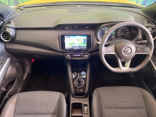 Nissan KICKS X photo 2