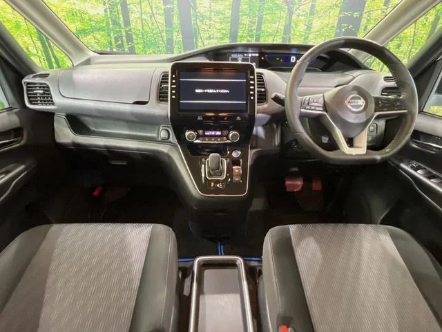 Nissan SERENA WG e−POWER　ハイウェイスター　V photo 2