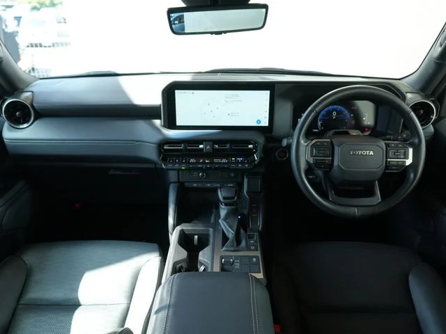 Toyota LANDCRUISER 250 VX photo 2
