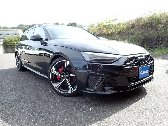 Audi AUDI A4 AVANT Sライン　コンペティションプラス 2024