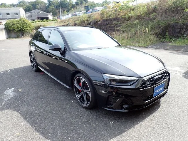 Audi AUDI A4 AVANT Sライン　コンペティションプラス photo 4