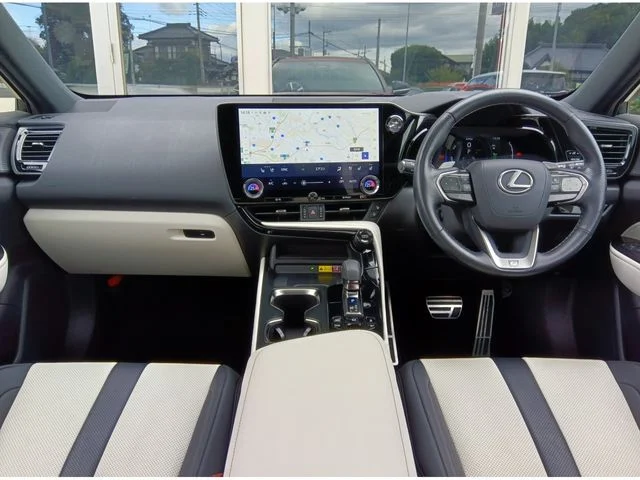 Toyota LEXUS NX450h+ AWD Fスポーツ photo 3