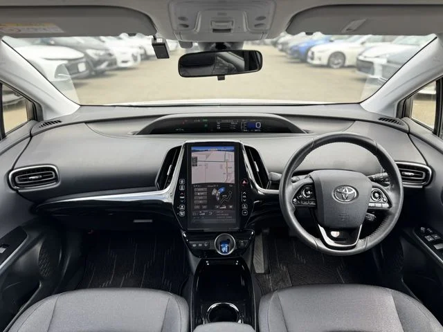 Toyota PRIUS PHV A　ユーティリティプラス photo 2