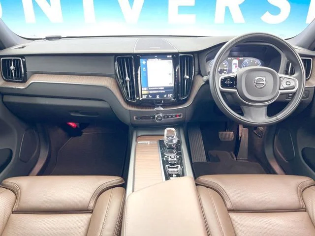 Volvo VOLVO XC60 B5　AWD　インスクリプション photo 2