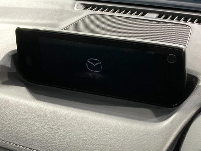 Mazda MX-30 ベース photo 3