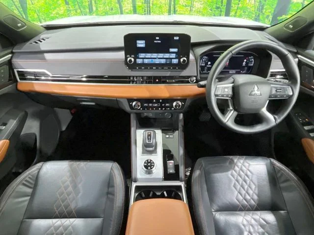 Mitsubishi OUTLANDER PHEV P photo 2