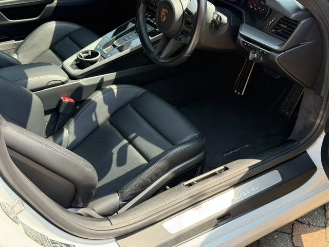 Porsche PORSCHE 911 カレラ4 photo 2
