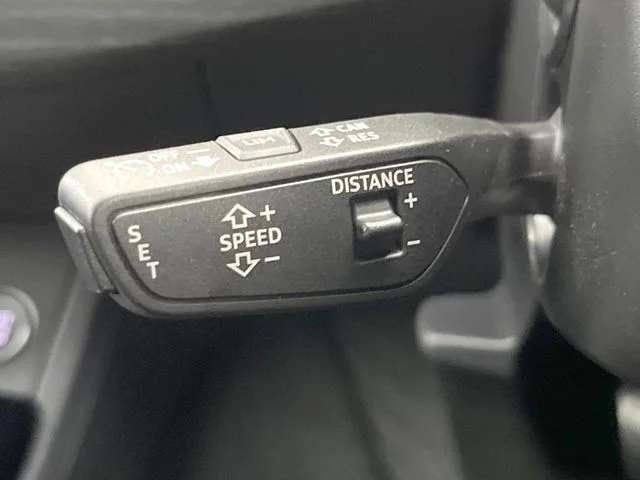 Audi AUDI A4 ALL ROAD QUATTRO ベースグレード photo 4