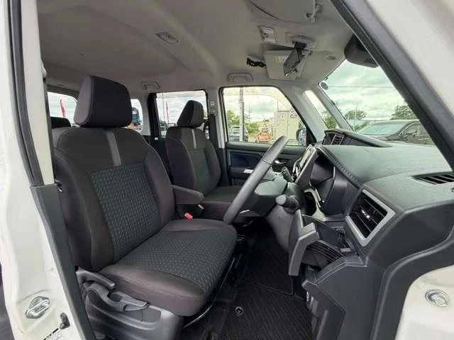 Toyota ROOMY 4WD カスタムG photo 4