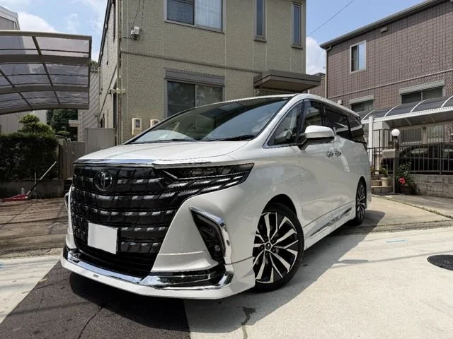 Toyota ALPHARD hybrid エグゼクティブラウンジ 2025