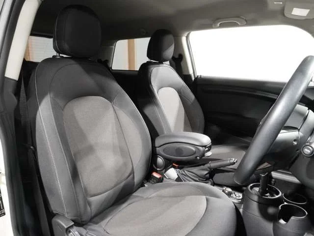 Bmw MINI COOPER D ベースグレード photo 4