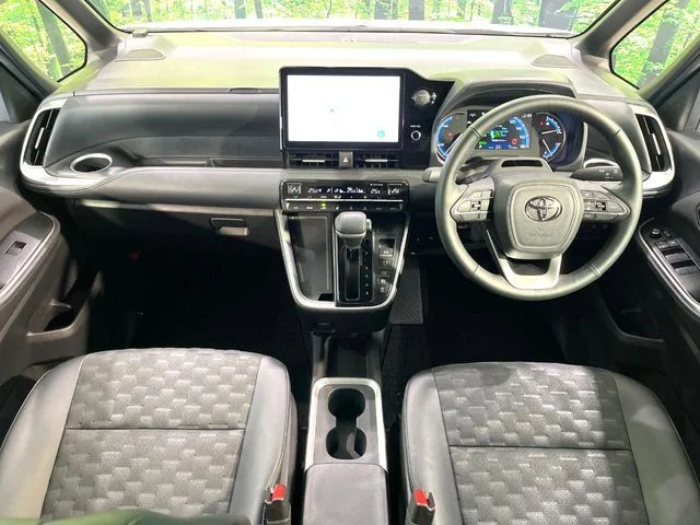Toyota VOXY HYBRID S−Z photo 2