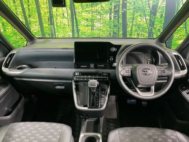 Toyota VOXY HYBRID ハイブリッド　S−Z photo 2