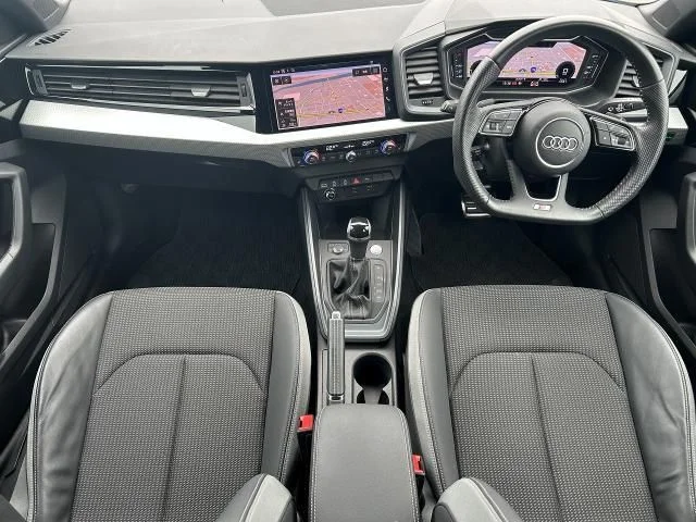 Audi AUDI A1 SPORTBACK 35　TFSI　Sライン photo 2