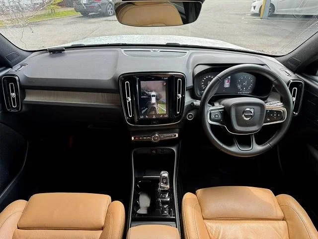 Volvo VOLVO XC40 B4　AWD　インスクリプション photo 2