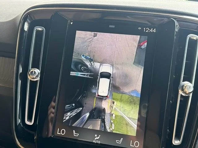 Volvo VOLVO XC40 B4　AWD　インスクリプション photo 4