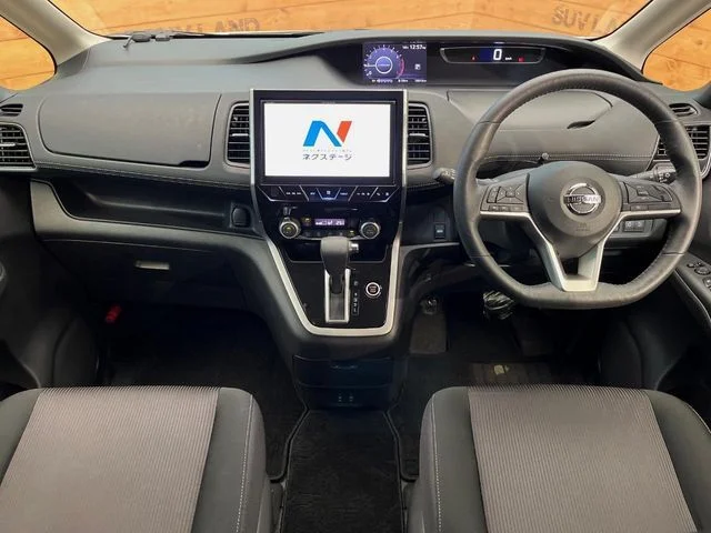 Nissan SERENA S-HYBRID 4WD ハイウェイスター　Vセレクション2 photo 2