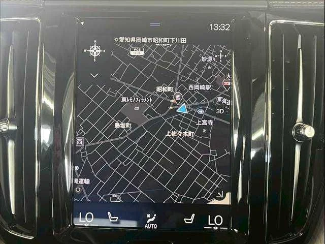 Volvo VOLVO XC60 B5　AWD　インスクリプション photo 3