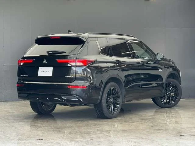 Mitsubishi OUTLANDER PHEV ブラックエディション photo 2