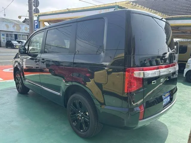 Mitsubishi DELICA D:5 4WD シャモニー photo 4