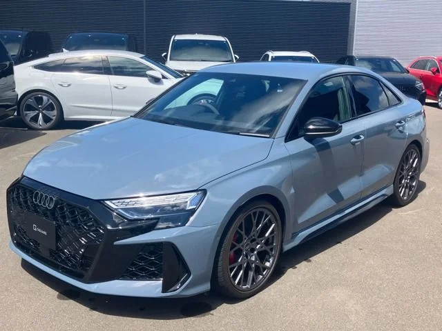 Audi AUDI RS3 Sedan ベースグレード 2025