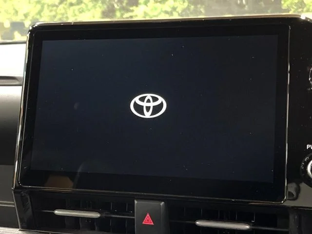 Toyota VOXY HYBRID S−Z photo 3