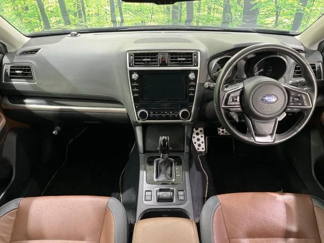 Subaru LEGACY OUTBACK リミテッド photo 2